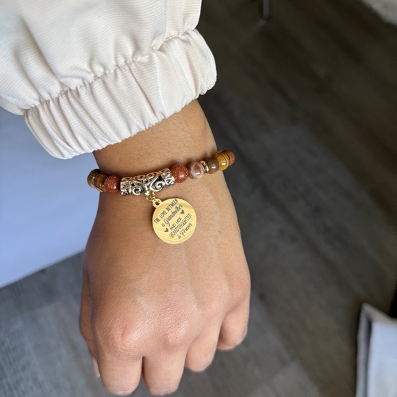 Forever Love Family Bracelet Set (Gold) 💕 Perfect Mother or Daughter Gift - Picture 4 of 7